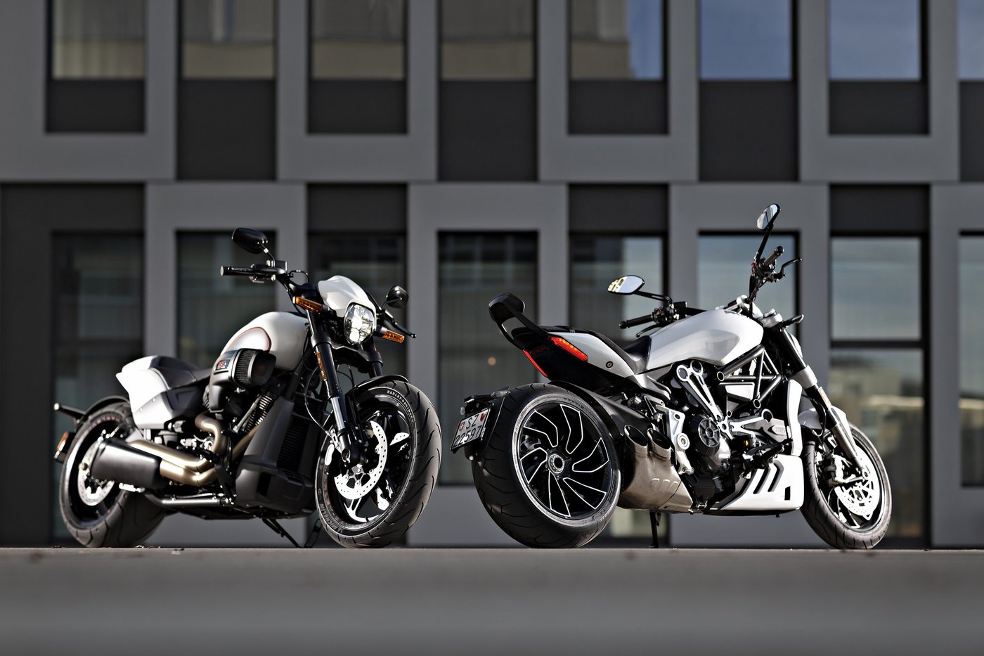 Ducati XDiavel gegen Harley FXDR 114