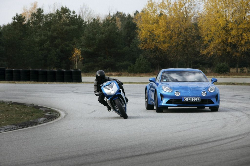 MV Agusta Superveloce Alpine und Alpine A110. Foto: ampnet