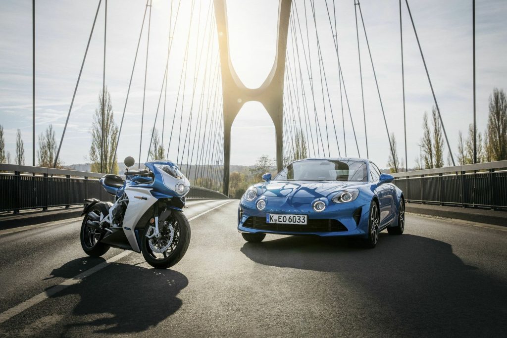 MV Agusta Superveloce Alpine und Alpine A110. Foto: ampnet