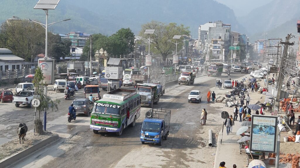 Verkehrsalltag in Butwal. Foto: Judith Seeberger